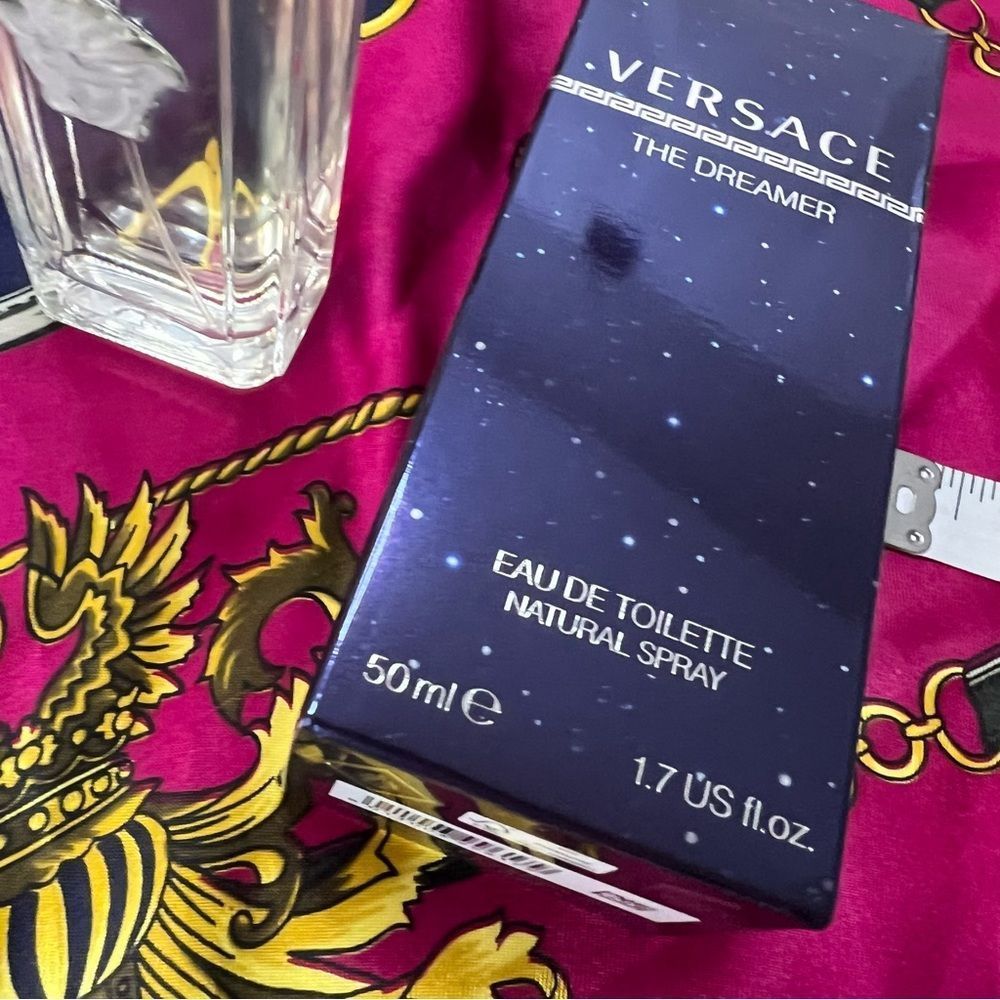 Versace The Dreamer Eau De Toilette Spray for Men, 1.7 Ounce - Picture 3 of 5